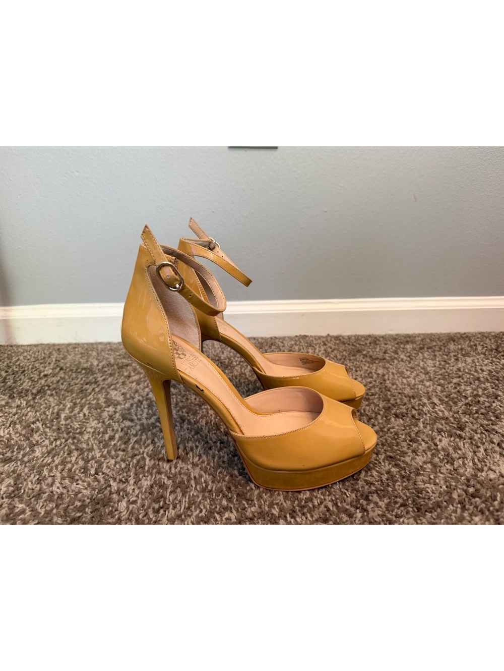 Vince Camuto Leather Peep Toe Platform Heel Sz 8